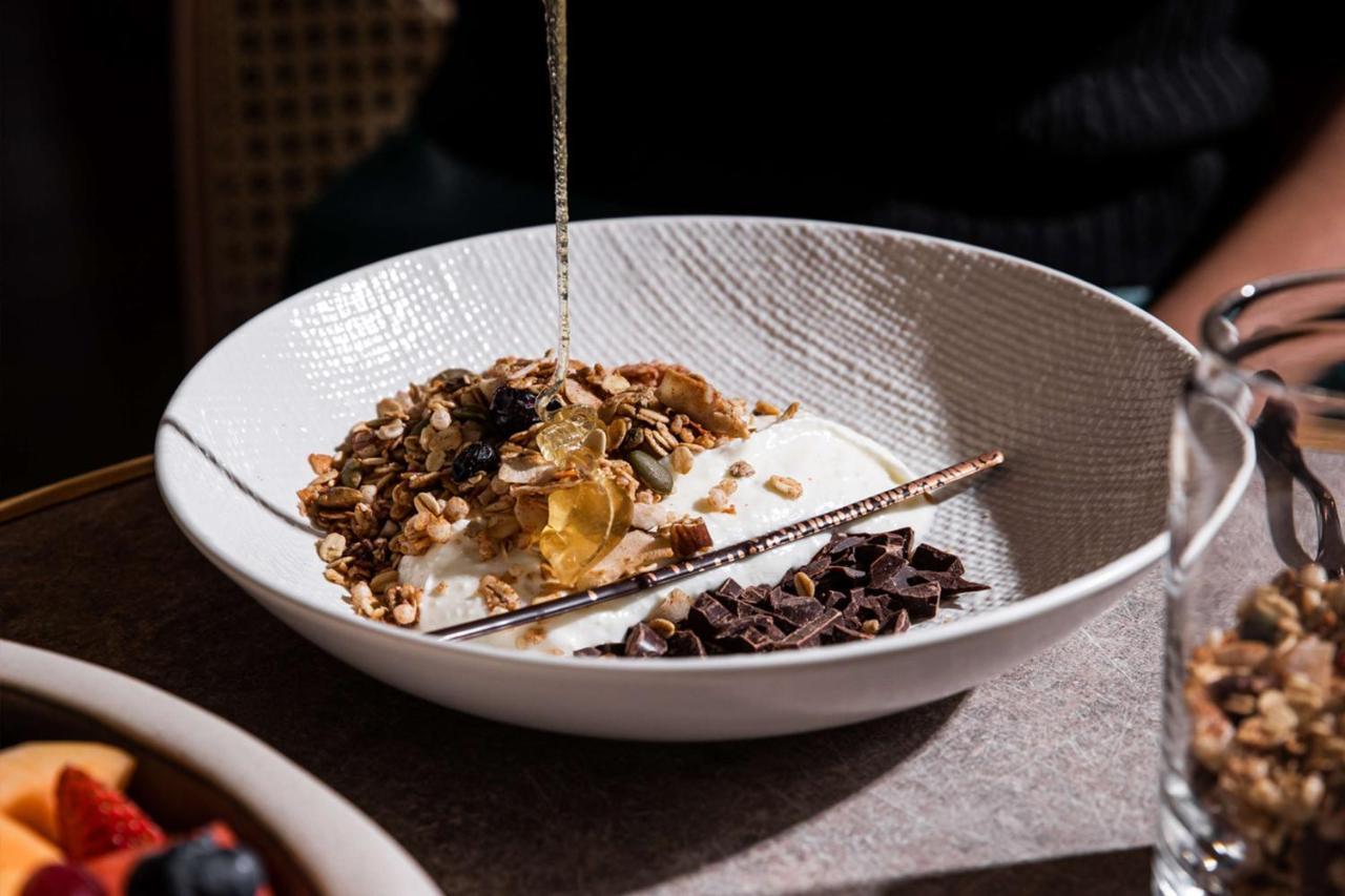 Hotel Qt Newcastle Extérieur photo Muesli with yoghurt