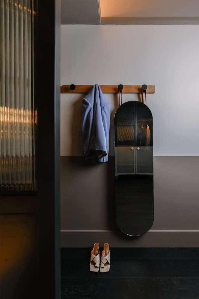 Hotel Qt Newcastle Chambre photo A coat rack