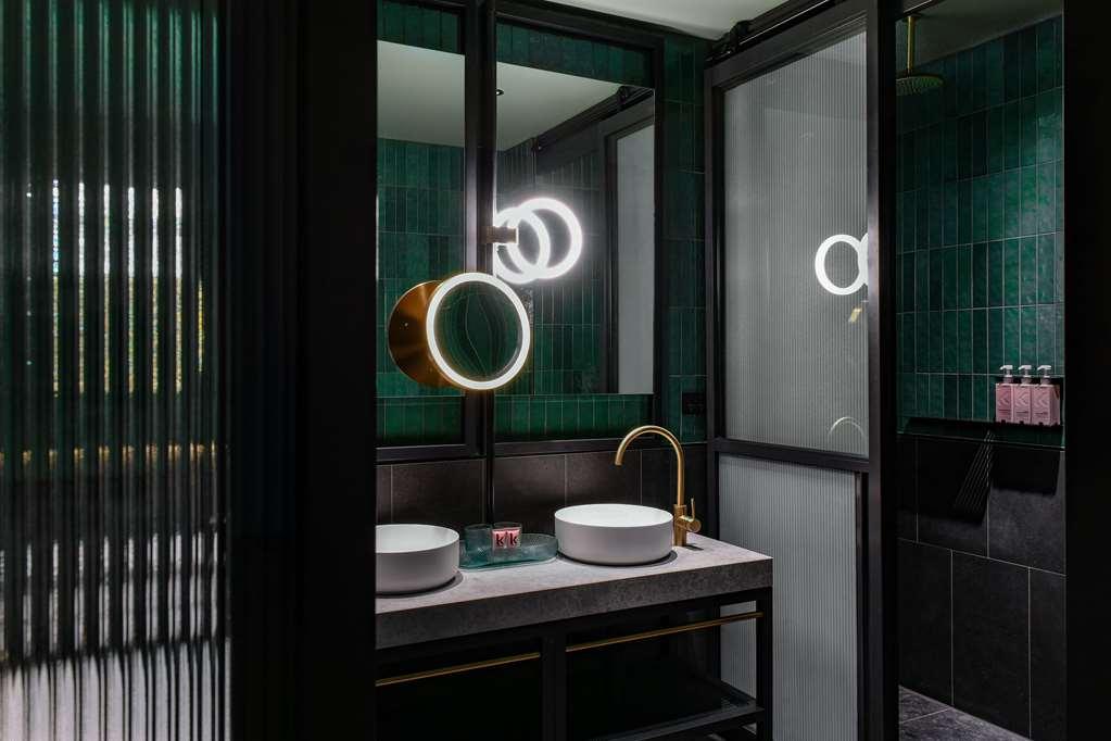 Hotel Qt Newcastle Extérieur photo Bathroom