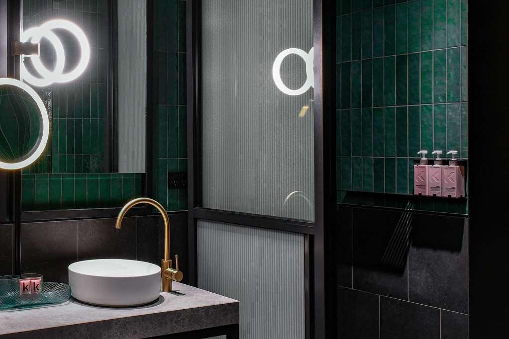 Hotel Qt Newcastle Extérieur photo Bathroom